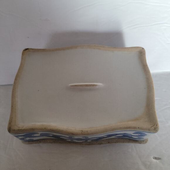 Chinese Blue and White Porcelain Scalloped Edge Vintage Trinket Box - Picture 7 of 7